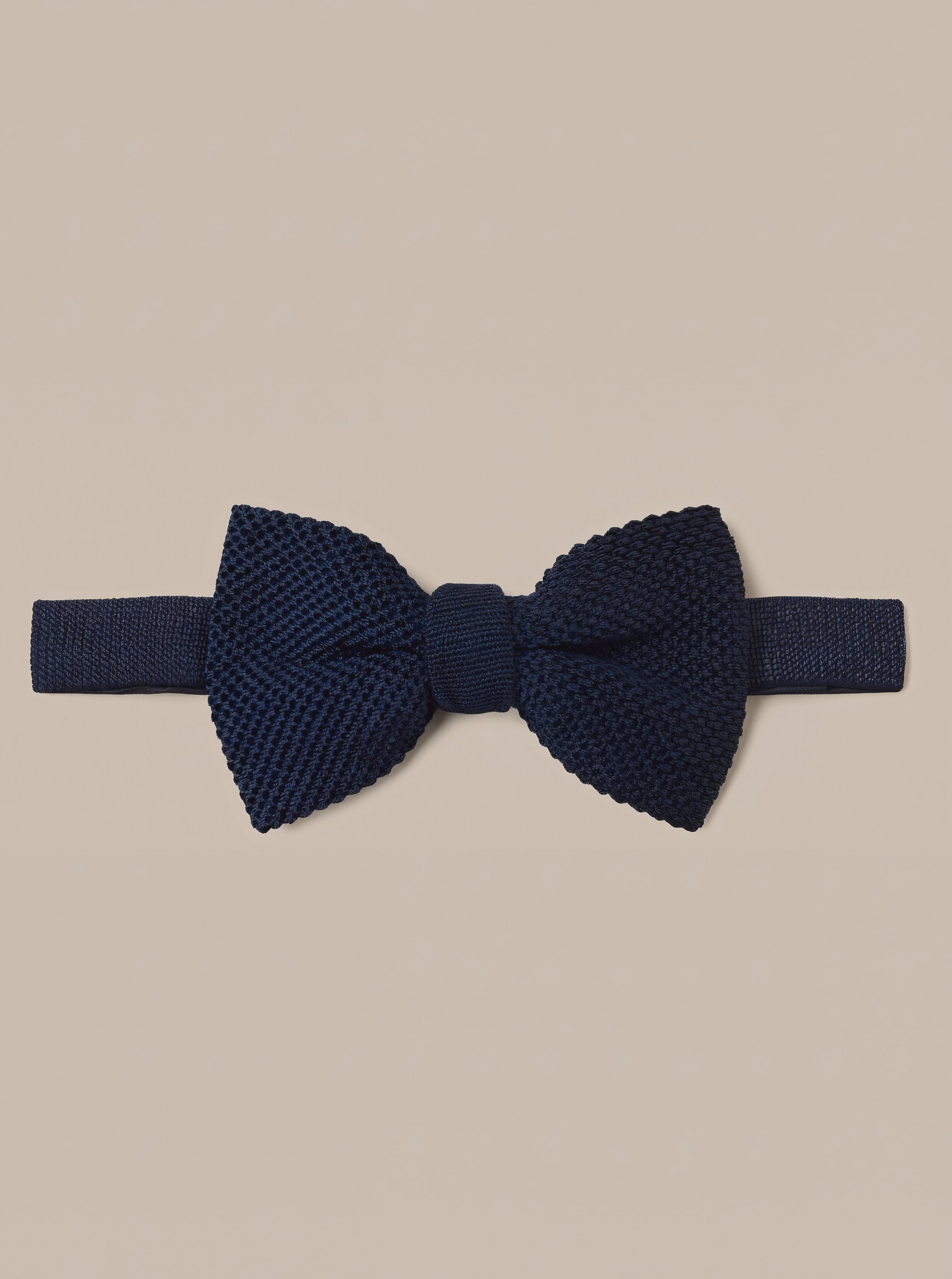 Ryan Silk Knit Pre-Tied Bow Tie