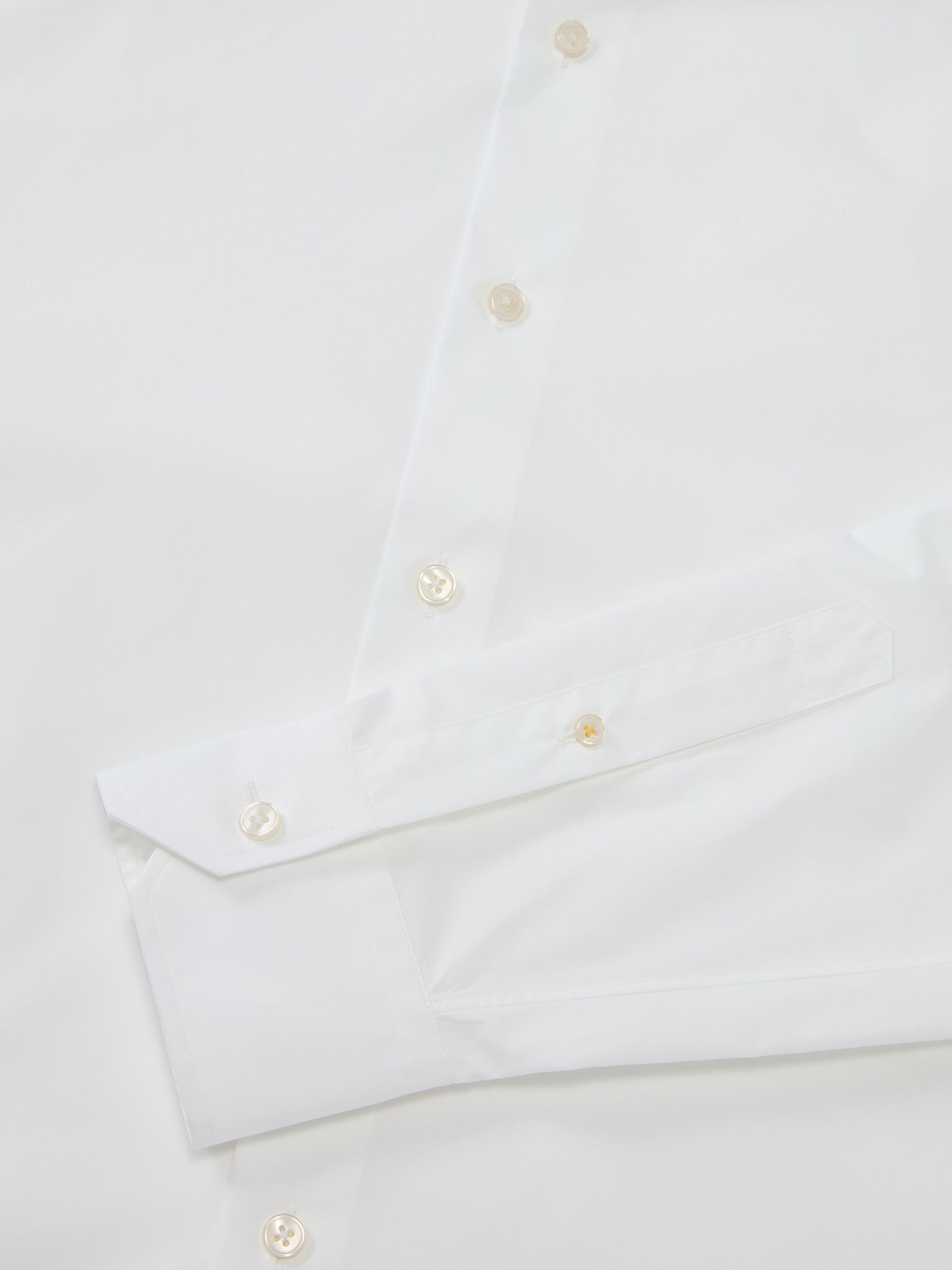 Reynolds Light Weight Poplin Shirt in Classic fit