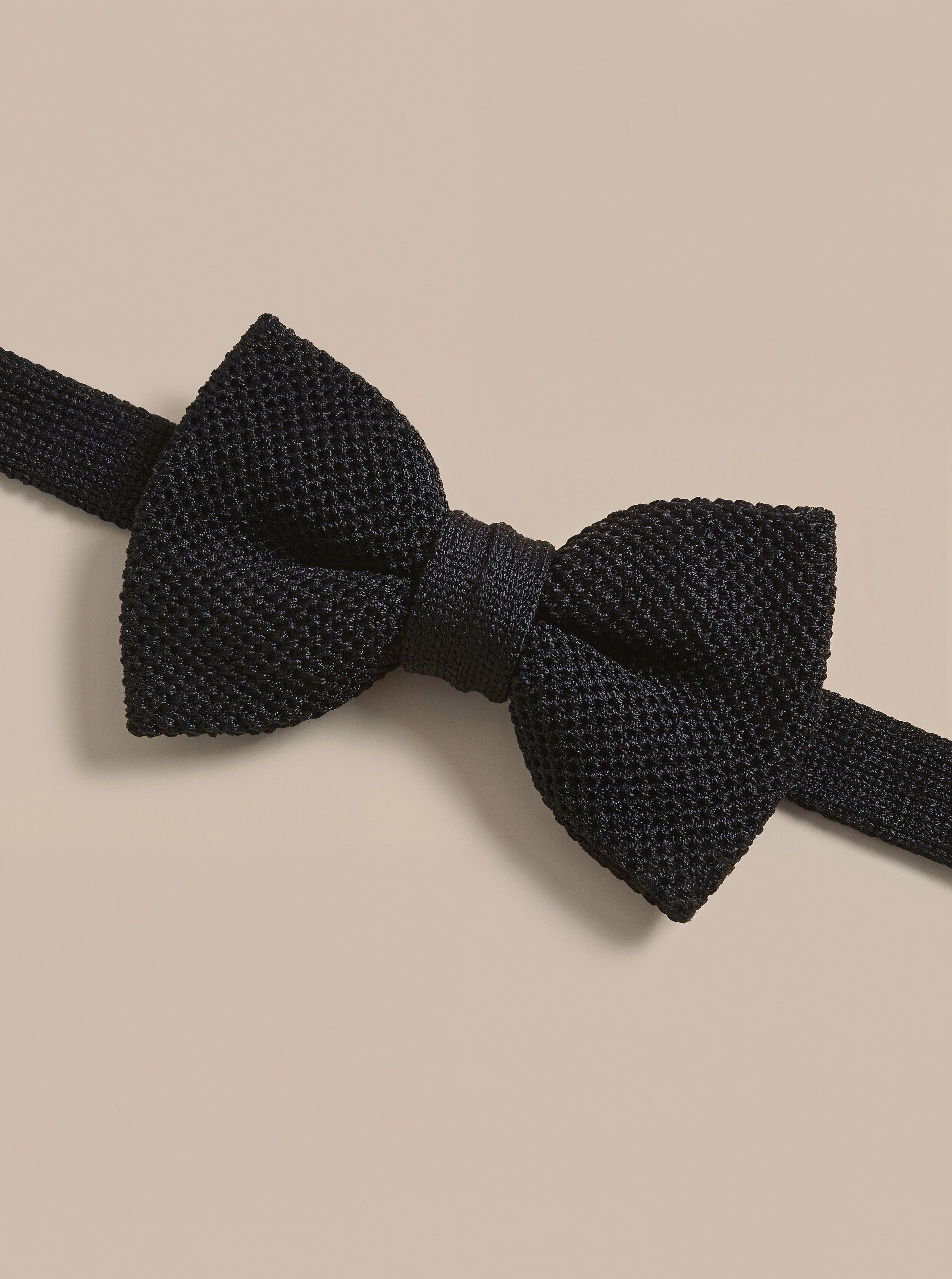 Ryan Silk Knit Pre-Tied Bow Tie